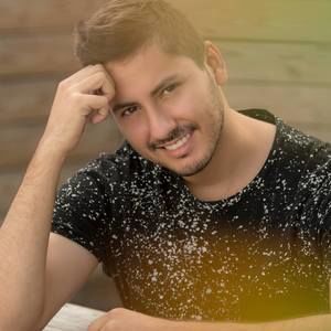 Meet your Posher, Luis